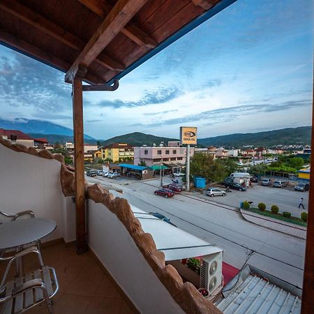 Hotel Shpella เบราท ภายนอก รูปภาพ